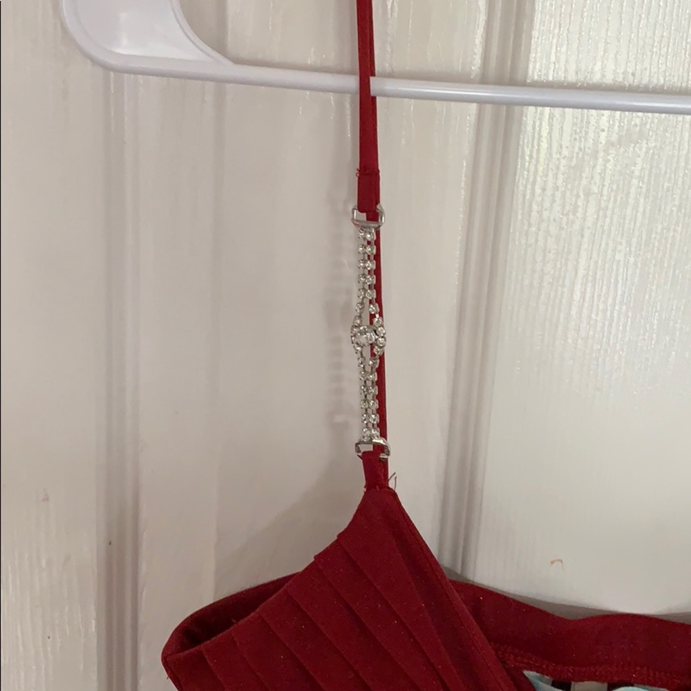 Red dress - Picture 2 of 4